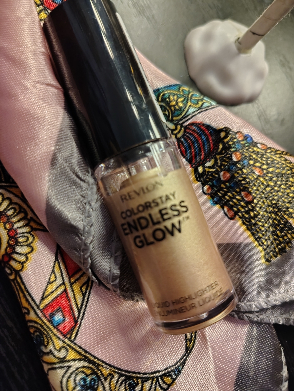 Revlon Endless Glow Liquid Highlighter - Champagne Gold